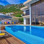 3 Bedroom Seaview With Private Pool Villa *