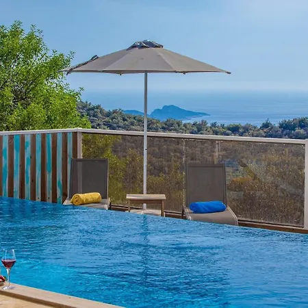 3 Bedroom Seaview With Private Pool