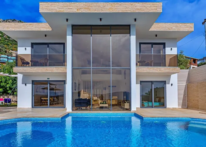 3 Bedroom Seaview With Private Pool *